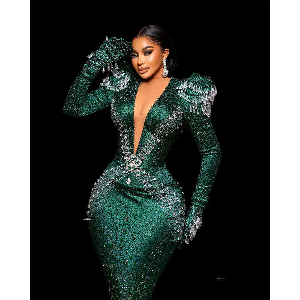Hunter Green Mermaid Prom Dress Deep V Neck Full Crystals Rhies Evening Gowns Long Sleeve Celebrity Dresses Couture