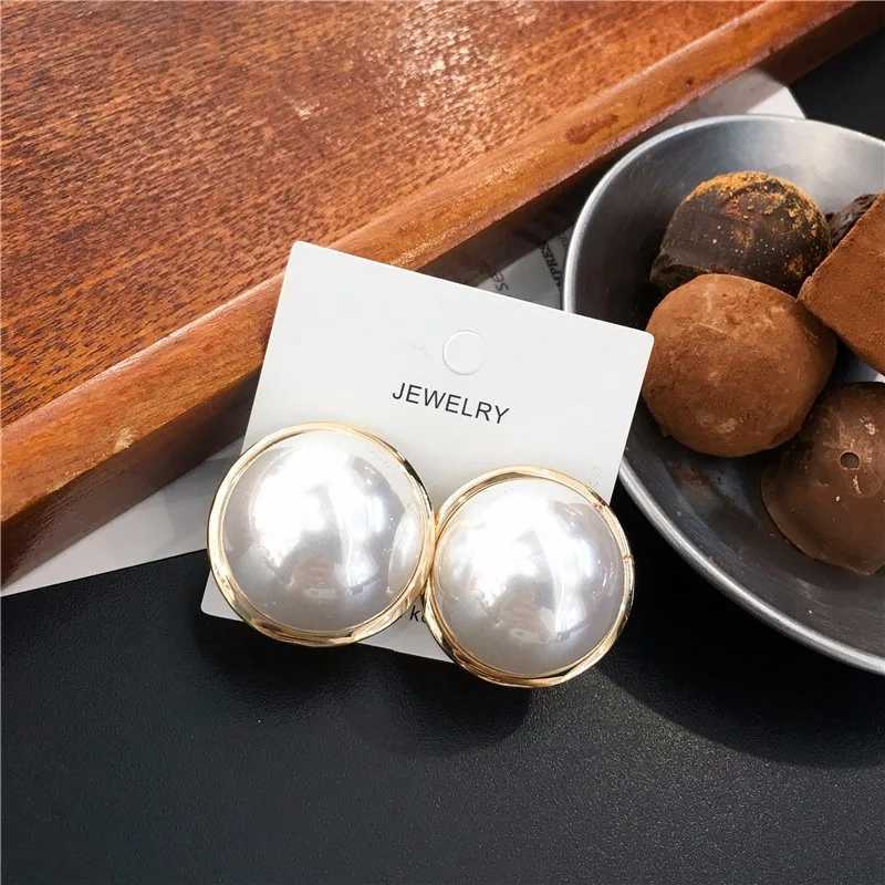 Fashion Jewelry White Imitation Pearl Earrings big Round 2CM Pearl Studs Earrings Statement Earrings for femaleX241023