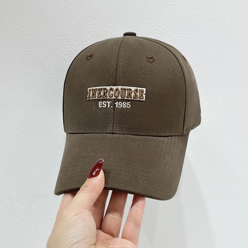 Free shipping New High Quality Caps Fashion Baseball hats Mens Womens Sports Caps Forward Cap Adjustable Fit Hat A timeless classic designer hat Q-11