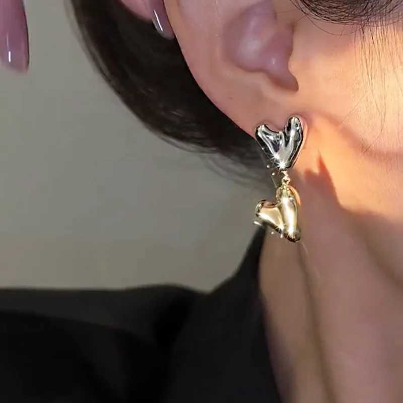 Asymmetrical Heart-shaped Metal Pendant Earrings European And American Style Personalized Fashion Stud Earrings Girls JewelryX241023