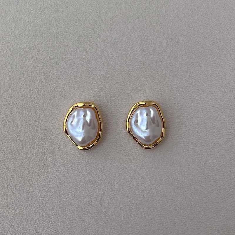 2024 new metal irregular pearl earrings suitable for womens elegance gold silver geometric figure earrings W241023