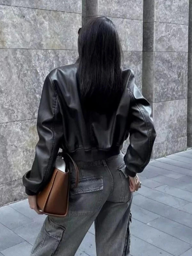 ZBZA Women's PU Leather Jacket Coat Solid Long Sleeves Crew Neck Zipper Pocket Bomber Short Outerwear Fall Winter New Female Top