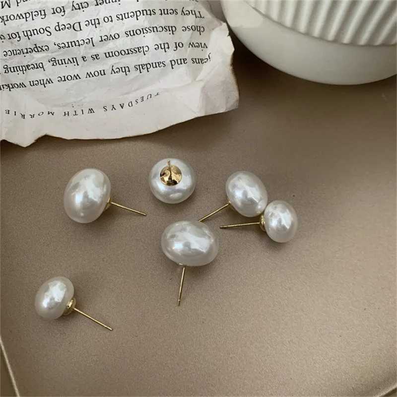 Simple and exquisite white pearl earrings suitable for women mini earring gift W241023