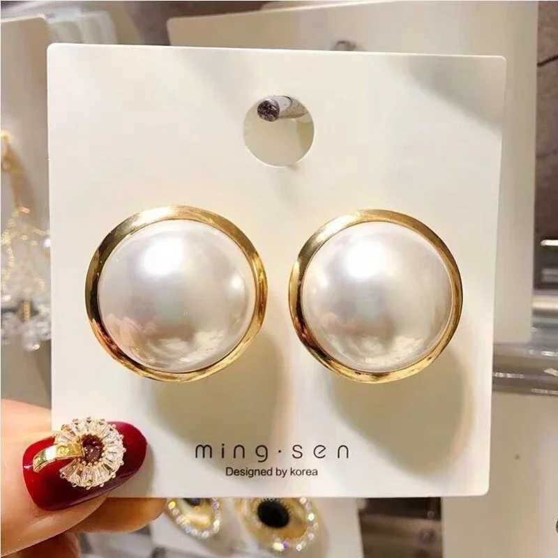 20mm Gold Color Round Imitation Pearl Stud Earring for Women Temperament Wedding Jewelry Christmas Day Girl GiftX241023