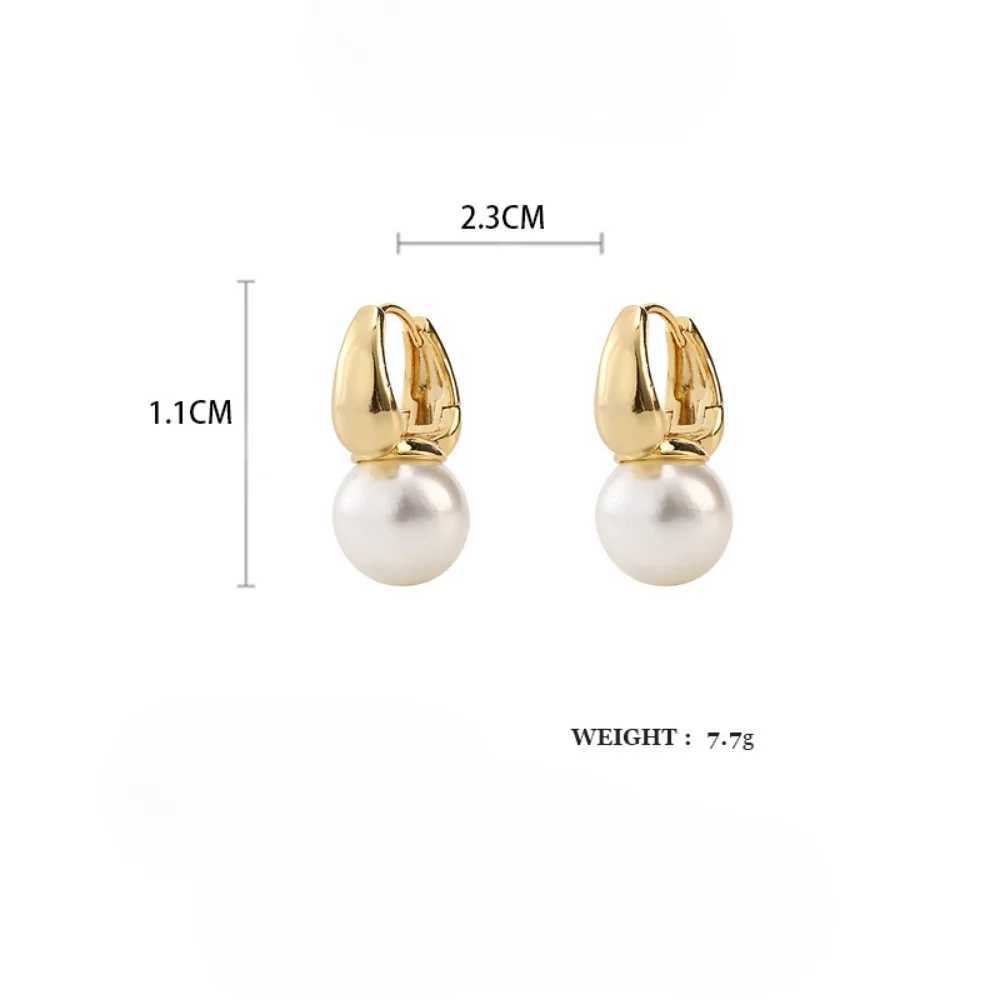 New imitation pearl hoop earrings for women fashionable mini style copper ear buckle light luxurious wedding earring accessories W241023