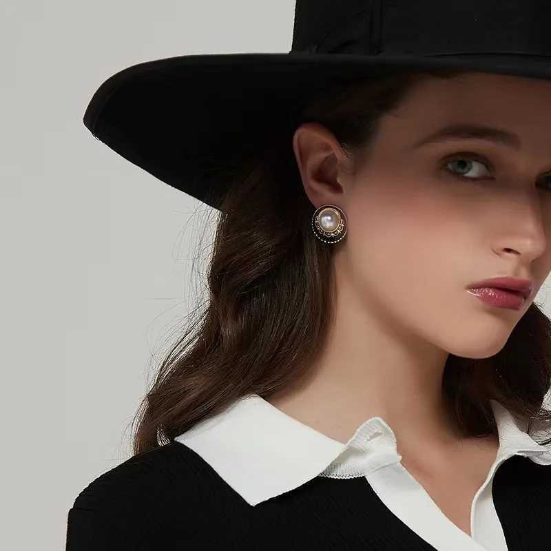 Vintage Retro Oval Black Women Earrings Classic Imitation pearl Personality Ancient Gold Color Stud Earrings JewelryX241023