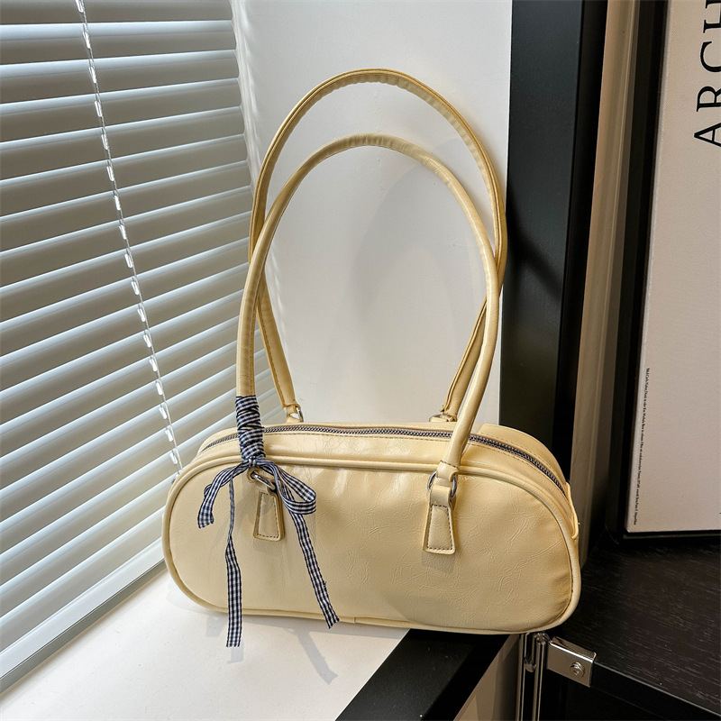 2025 Designer casual 3 2024 new beautiful personalized commuting fashionable underarm niche design shoulder bag free shipping