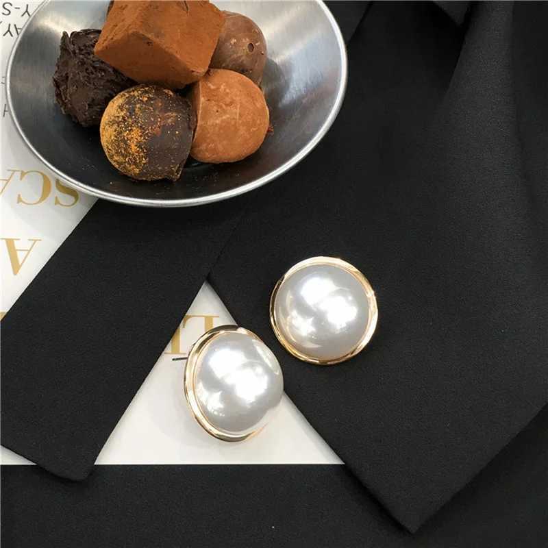 Fashion Jewelry White Imitation Pearl Earrings big Round 2CM Pearl Studs Earrings Statement Earrings for femaleX241023