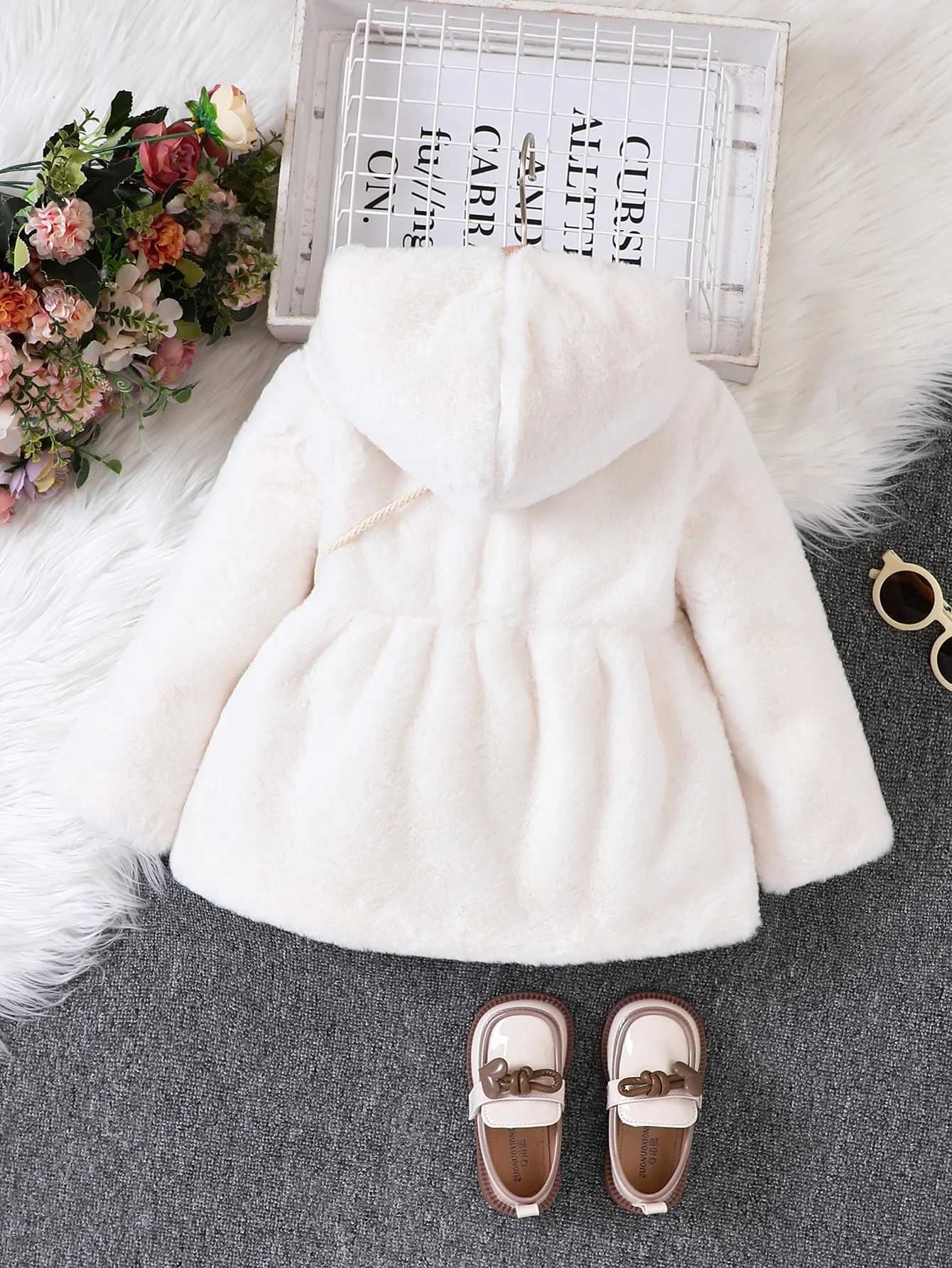 Girls autumn and winter new hooded plush thick coat+love shoulder bag W241023