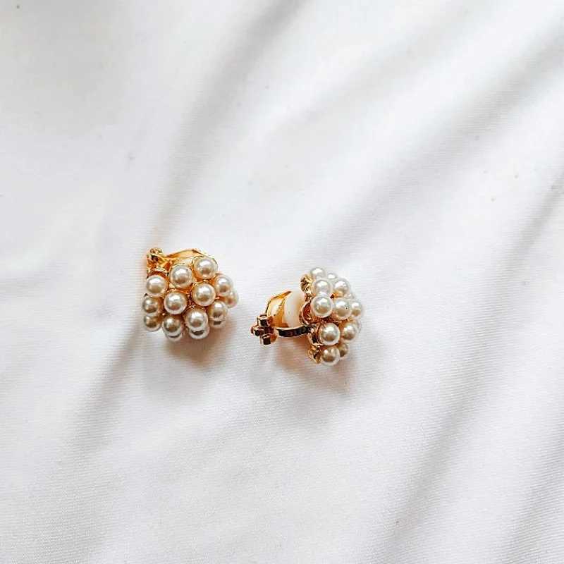 New Korean Fashion Trend Zircon Round Pearl Stud Earrings for Women Girls Simple Small White Flower Pearl Stud Earrings JewelryX241023