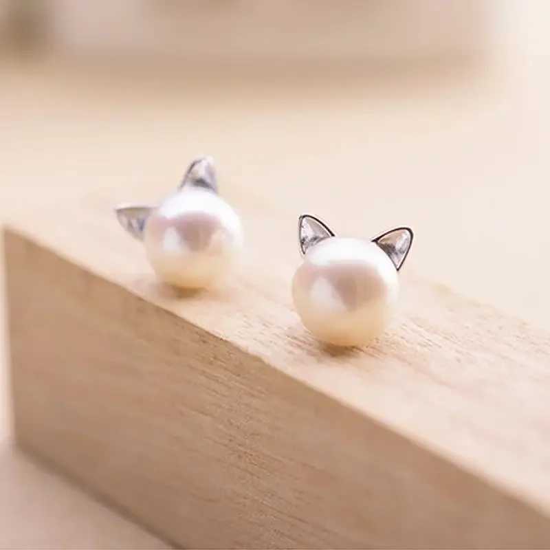 Fashion earrings jewelry silver small pearl cat stud earrings suitable for women summer daisy earrings W241023