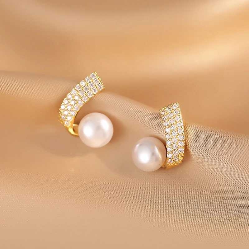 Vintage Sparkling Crystal Pearl Womens Earrings Gold Hand Twisted Korean Fashion Jewelry 2023 Tron Cubic Zirconia Earrings W241023