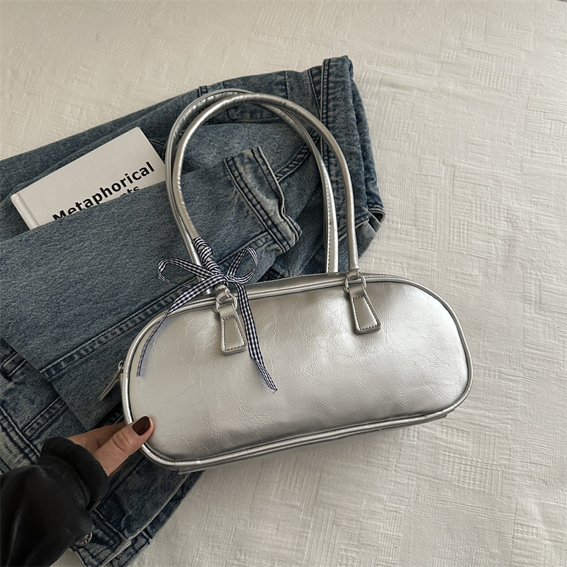 2025 Designer casual 3 2024 new beautiful personalized commuting fashionable underarm niche design shoulder bag free shipping