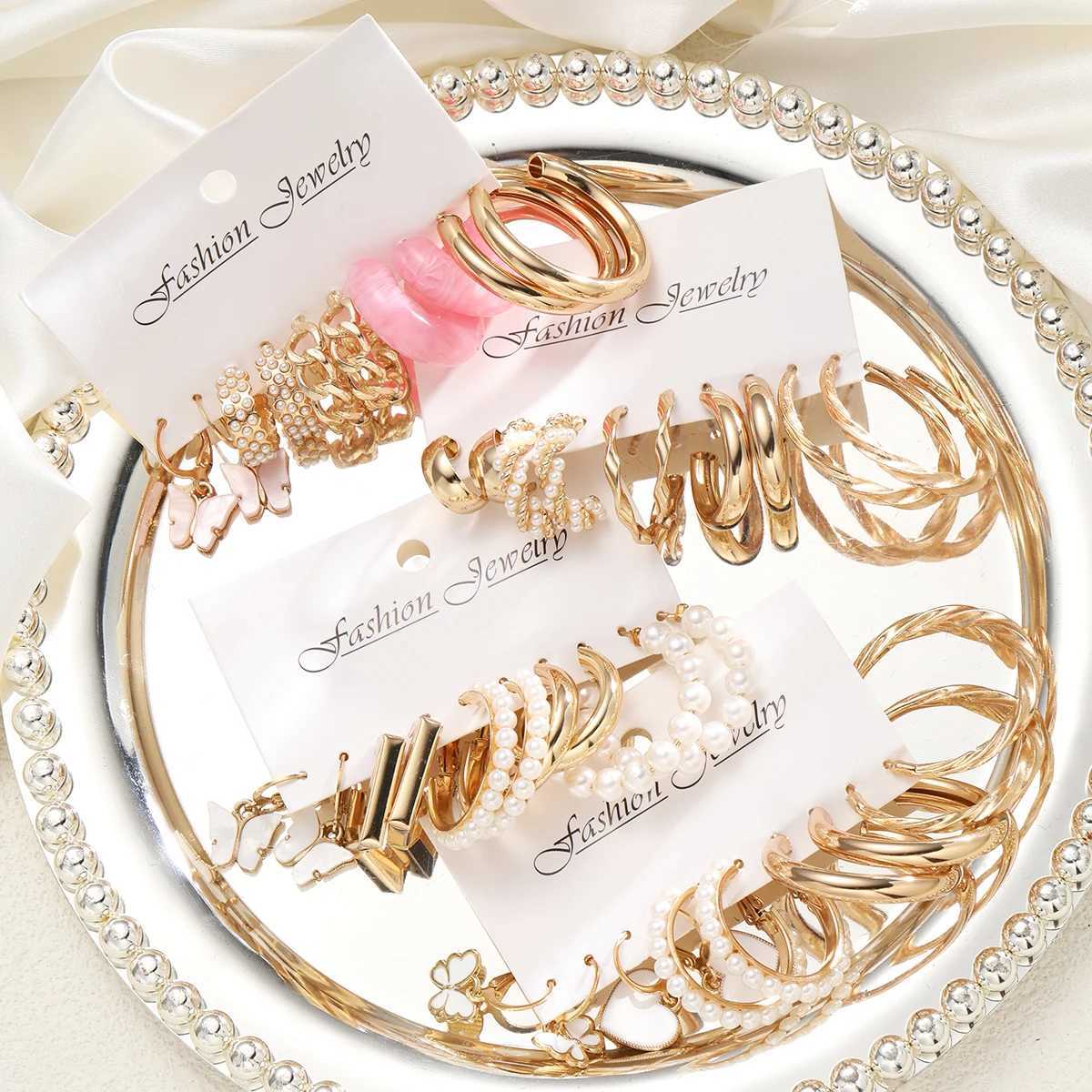 40 piece retro heart-shaped butterfly earring set suitable for women gold pearl round twisted geometric ring earrings Tren jewelry W241023