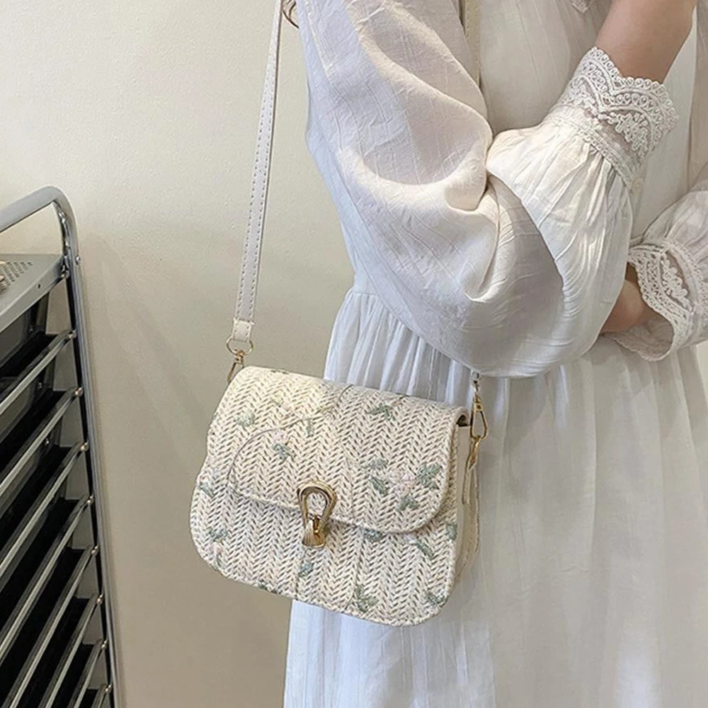 Fashion Flower Woven Saddle Bag Women Cute Straw Shoulder Bags Trendy Casual Handbag Ladies Lace Embroidery Crossbody 241017