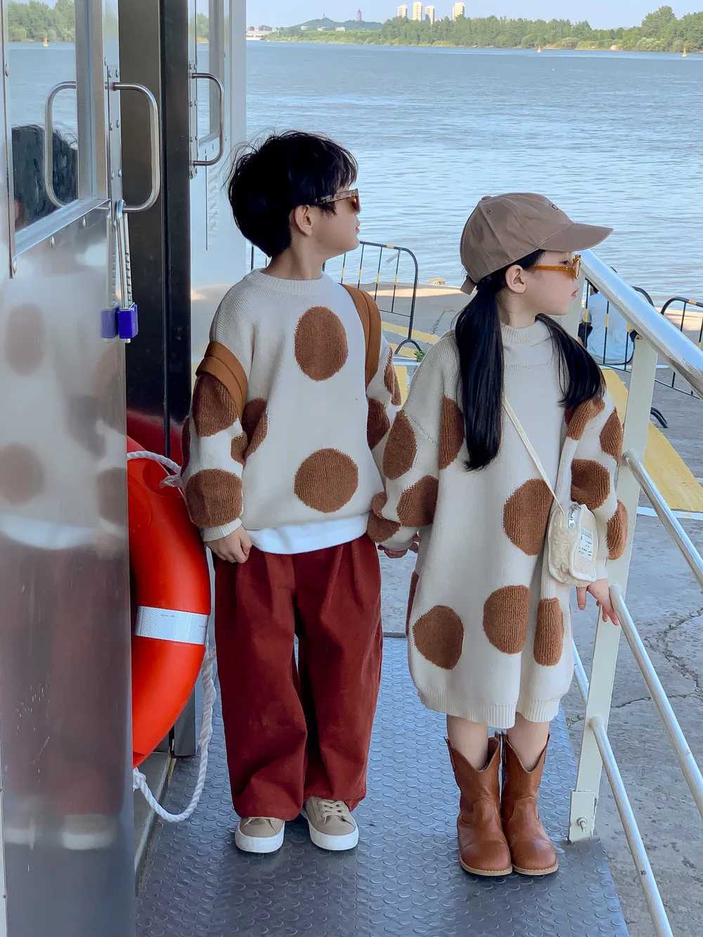 New Autumn Brothers and sisters Clothing Childrens Leisure Knitting Boys Knitting Dots Lacquered Sweaters Girls Baby Cotton Knitting Dress W241025