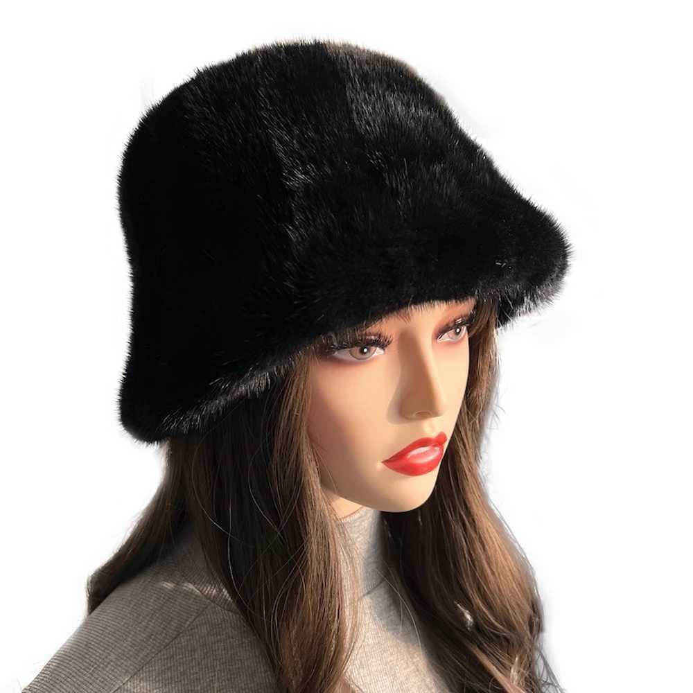 New Real Natural Fisherman Hat High Quality Mink Fur Hat Cap Luxury Women Fashion Winter Outdoor Panama Warm Real Fur BeaniesX241025
