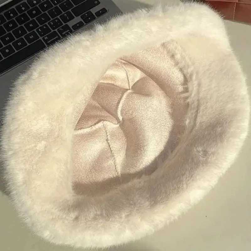 2024 Big Fluffy Faux Fur Bucket Hat for Women Luxury Plush Fisherman Hat Warm Winter Hat Thicken Cold Snowy Day Panama CapX241025
