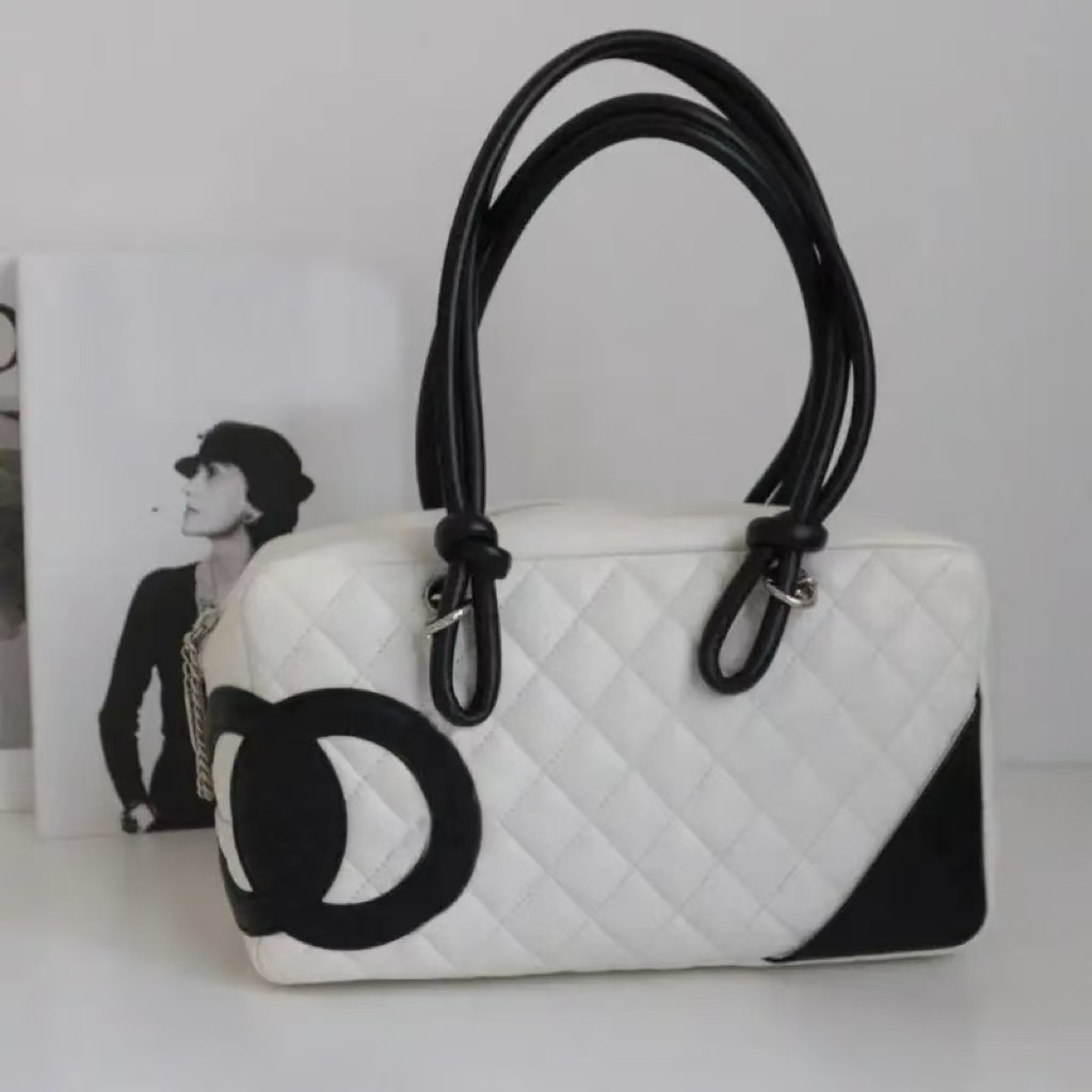 Chic Mini Bucket Crossbody Handbag for Women Premium Leather Material with Comfortable Shoulder Straps4