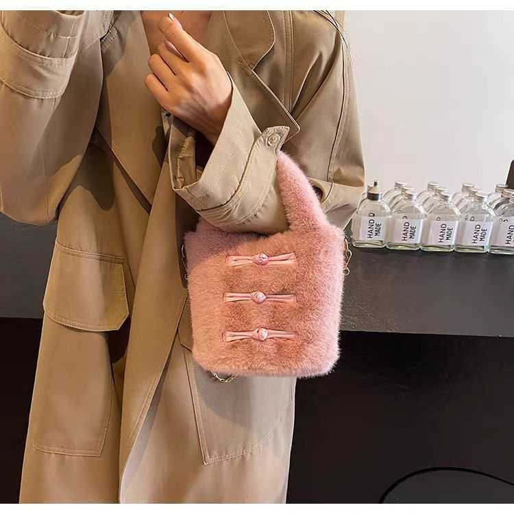 Chinese style furry small bag women fashionable hand-held bucket bag autumn plush chain crossbody bag 241015