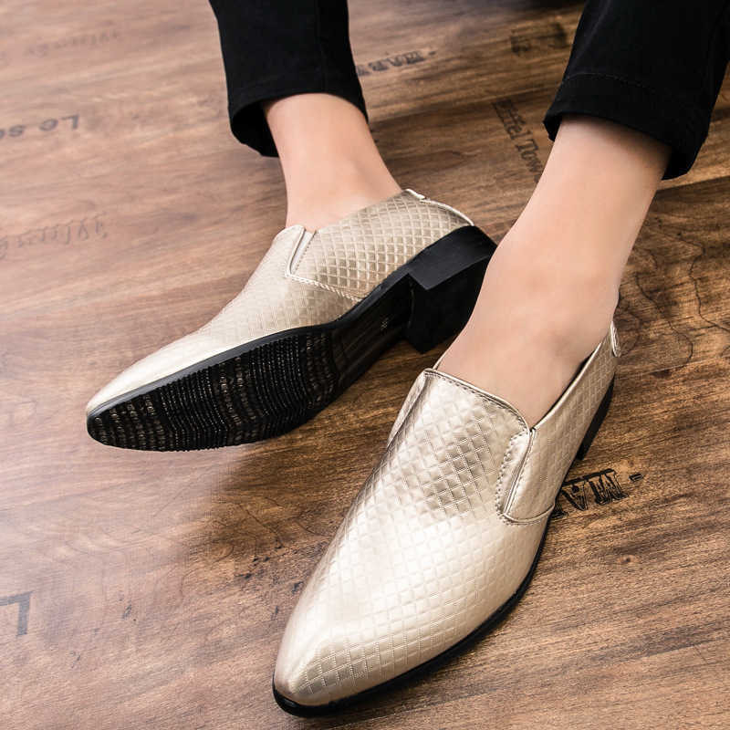 Men Dress Shoes Summer Breathable Half Slippers Mens Korean Version Casual Shoes Foot Lazy Cool Slippers Bean Shoes Small Leather Shoes 241009