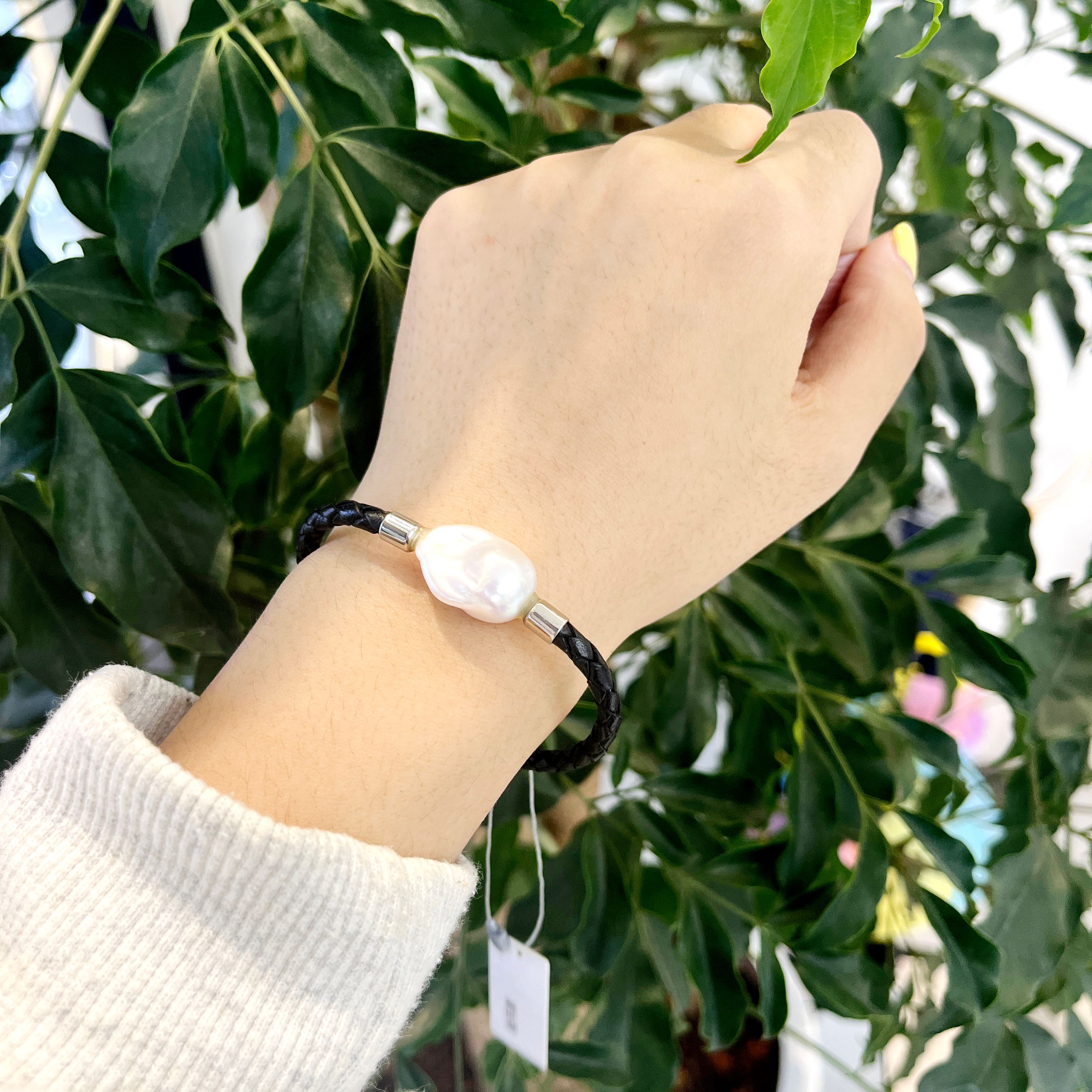 Charming Single Pearl Adorned Baroque-Style Black Threaded Wristwear for Women