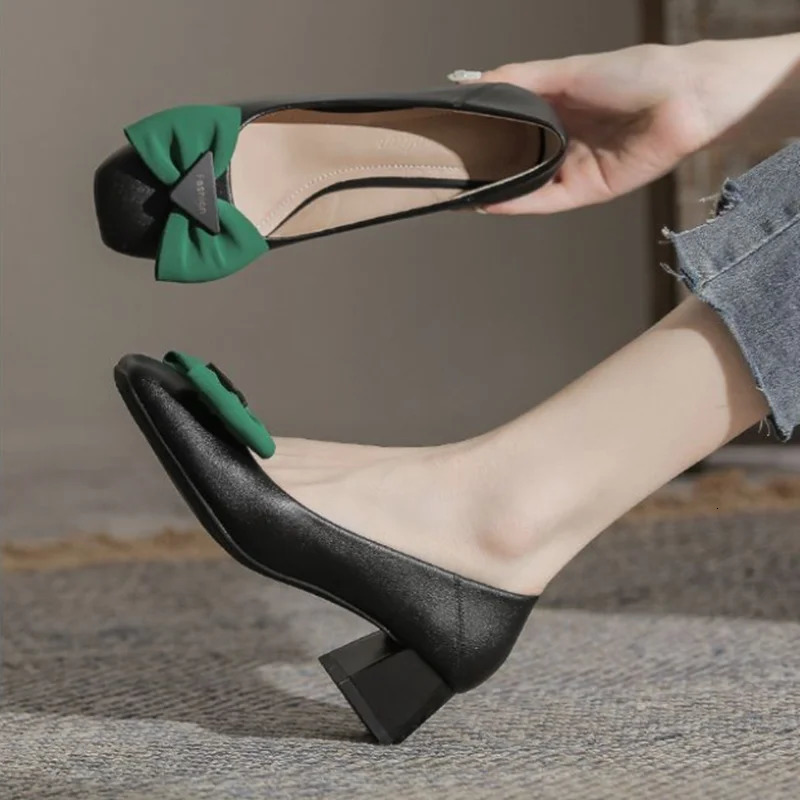 Womens Classic Round Toe Green Patent Leather Spring and Summer Sliding Square Foot Pump Womens Fashion Black High Heels E1084 241024