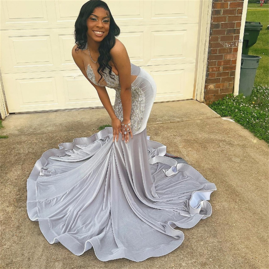 Amazing Black Girls Prom Dresses Silver Velvet Mermaid African Evening Gowns Illusion Formal Occasion Birthday Party Dress 2025 Elegant Robe De Mariee