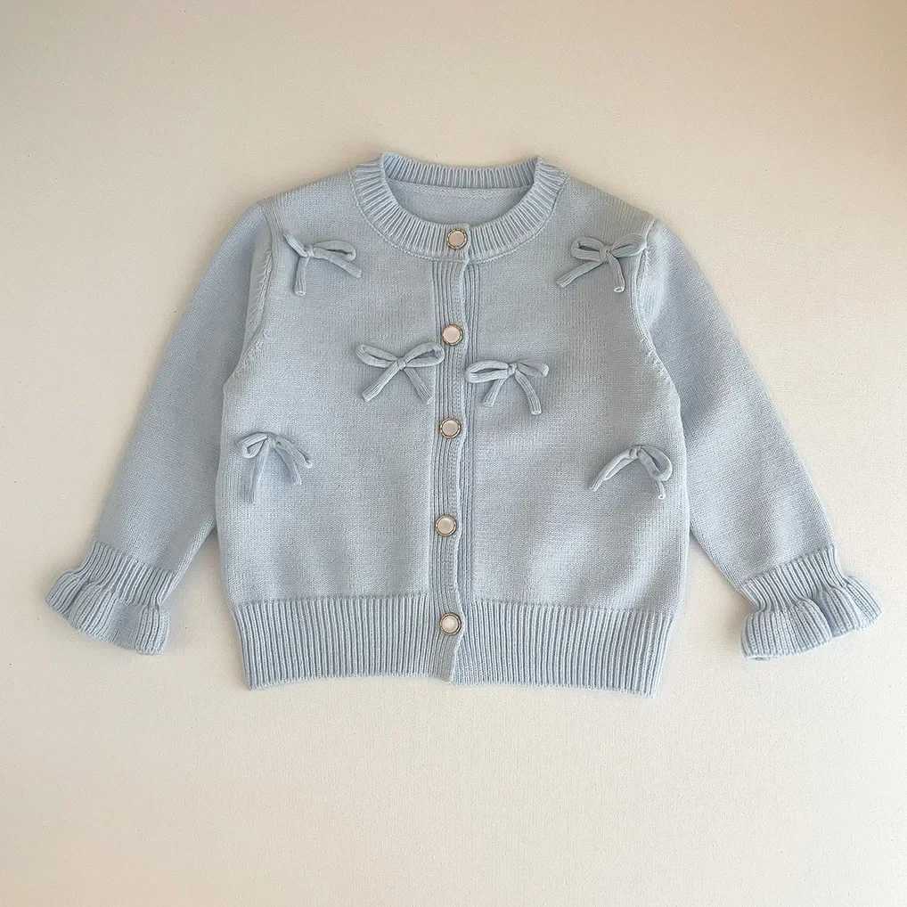 New girls bow knitted cardigan and cardigan wool sweater for autumn and winter 2024 cute baby sweet top casual and fashionable W241025