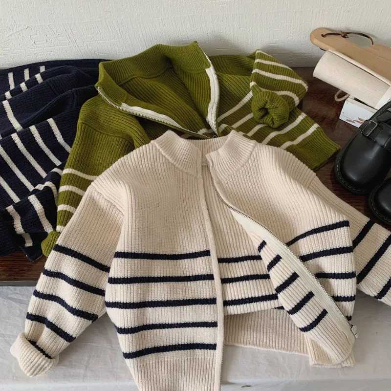New childrens striped sweater jacket for autumn 2024 boys soft and loose zipper cardigan wool sweater girls knitted jacket W241025