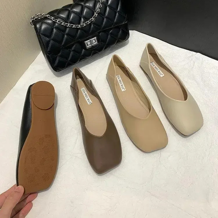 Womens gloves shoes grandmas shoes all matching soft sole Loafers 2024 241024