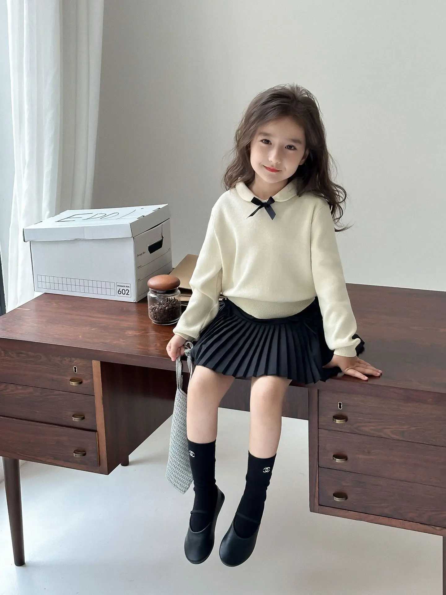 Girls sweater autumn academic 2024 bow hood sweater doll collar top shoulder Versatile childrens clothing sweet W241025
