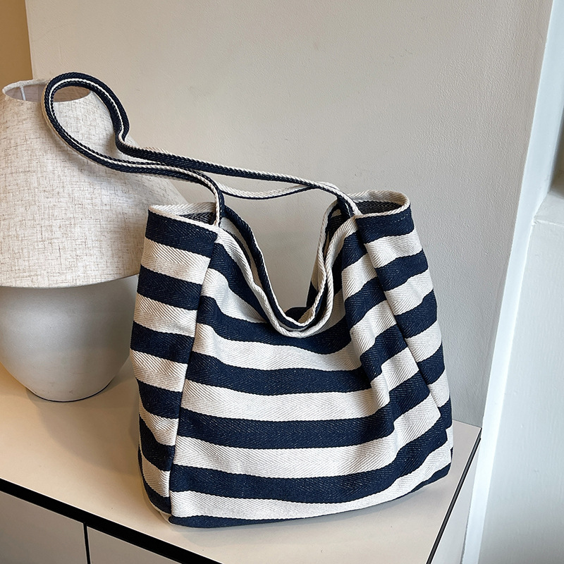 2025 Designer 2024 New 3 Autumn/Winter Striped Relaxation Tote Lazy Style Large Capacity Shoulder Women's Bag