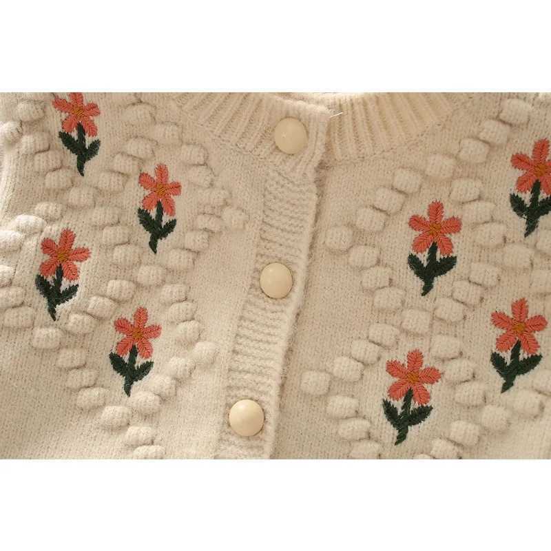 Girls autumn clothing sweet flower childrens sweaters embroidered knitted cardigans warm childrens jackets Korean baby clothing W241025