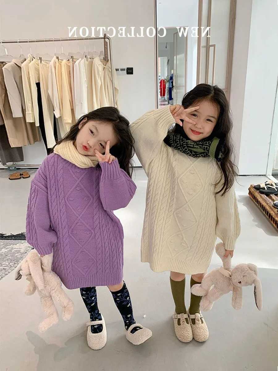 Childrens medium to long hair clothing Korean version childrens clothing 2023 winter new girl thick round neck long sleeved sweater W241025