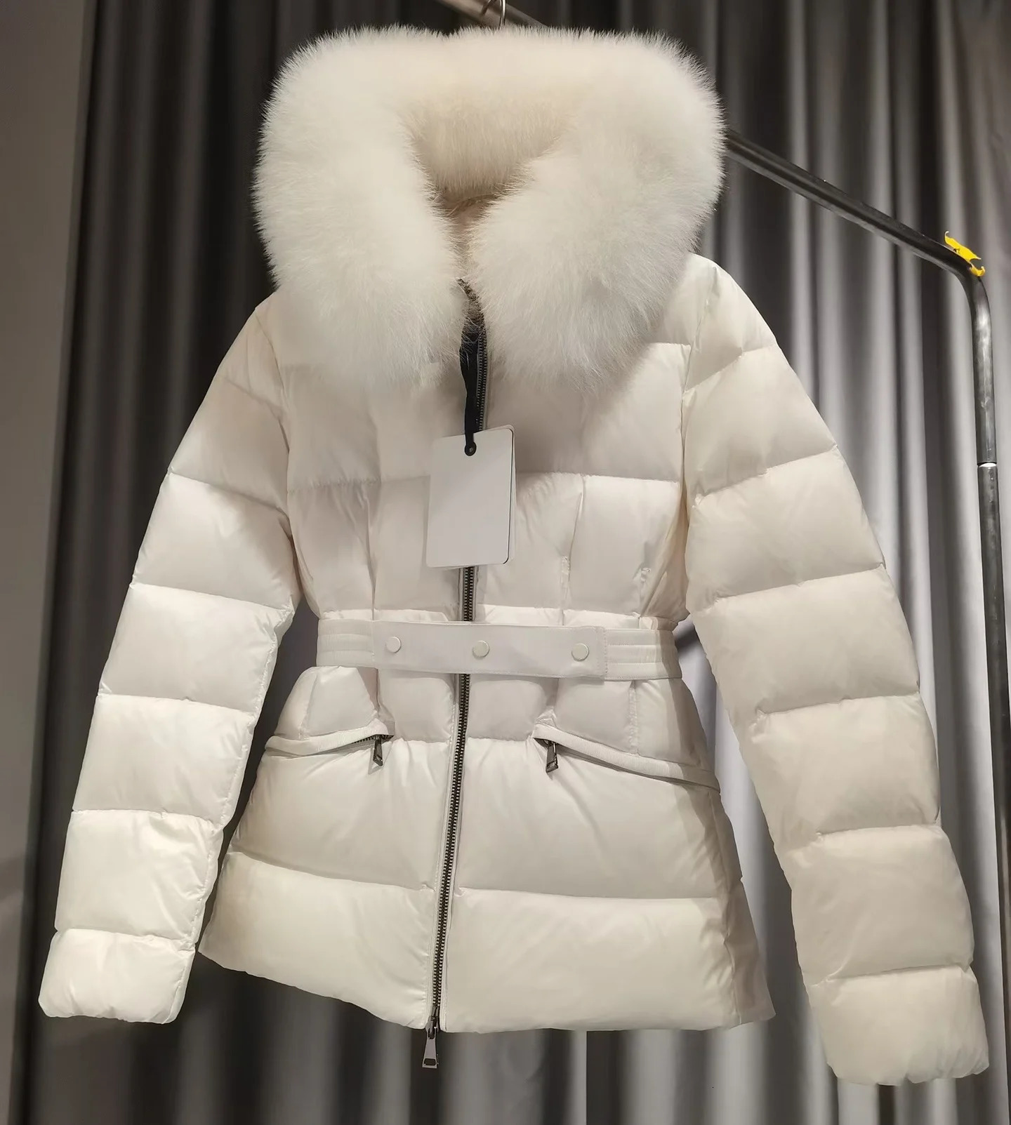 Winter womens down jacket with 90% white glue down and 10% feathers 241024