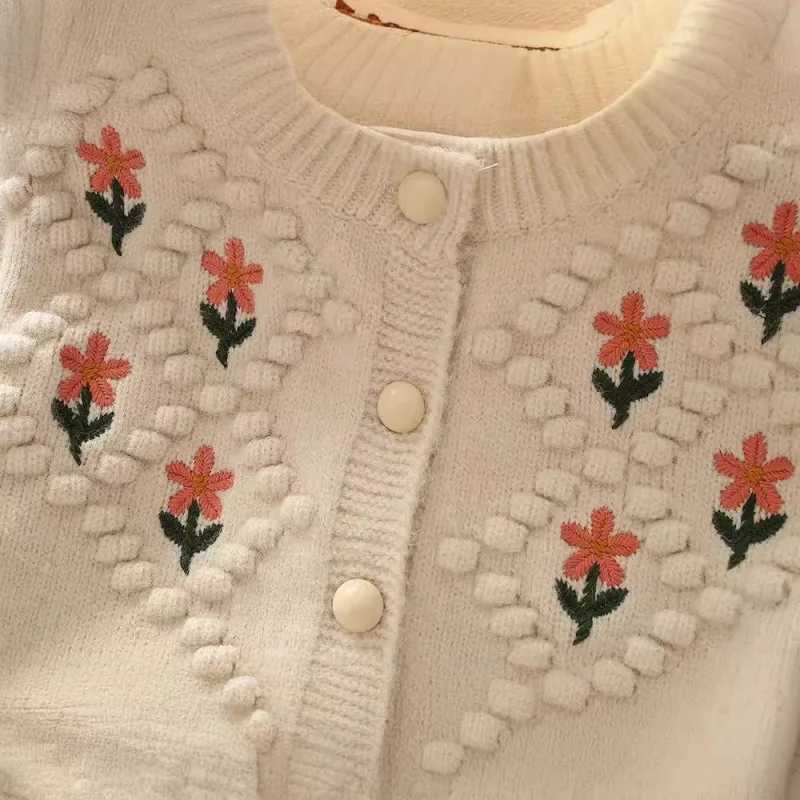 Girls autumn clothing floral childrens sweaters embroidered jacquard knitted cardigans warm childrens jackets Korean baby clothing W241025