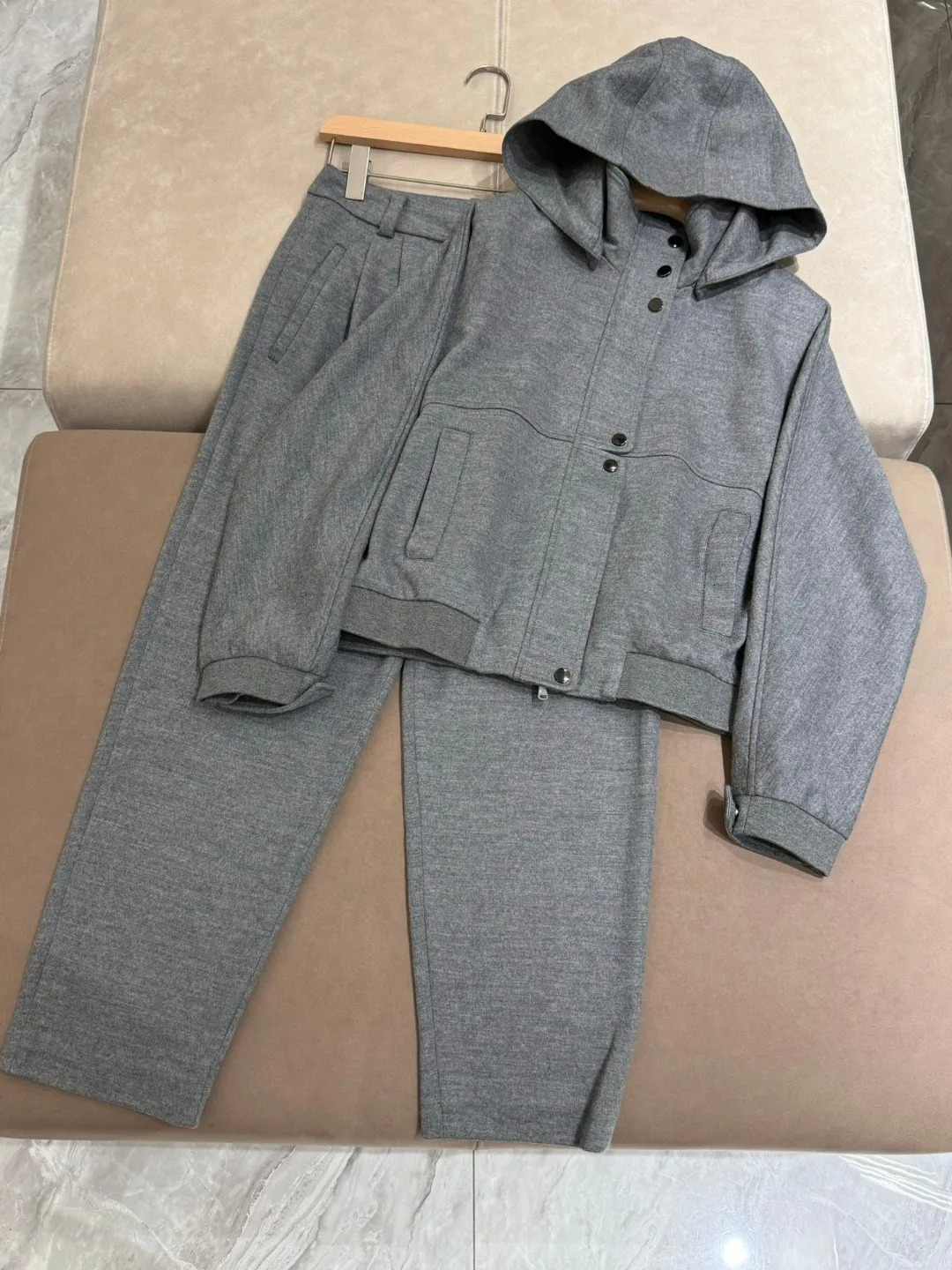 Autumn womens pants set hooded sweatshirt jackethigh waisted pants sports casual mens 2-piece set BC 241024