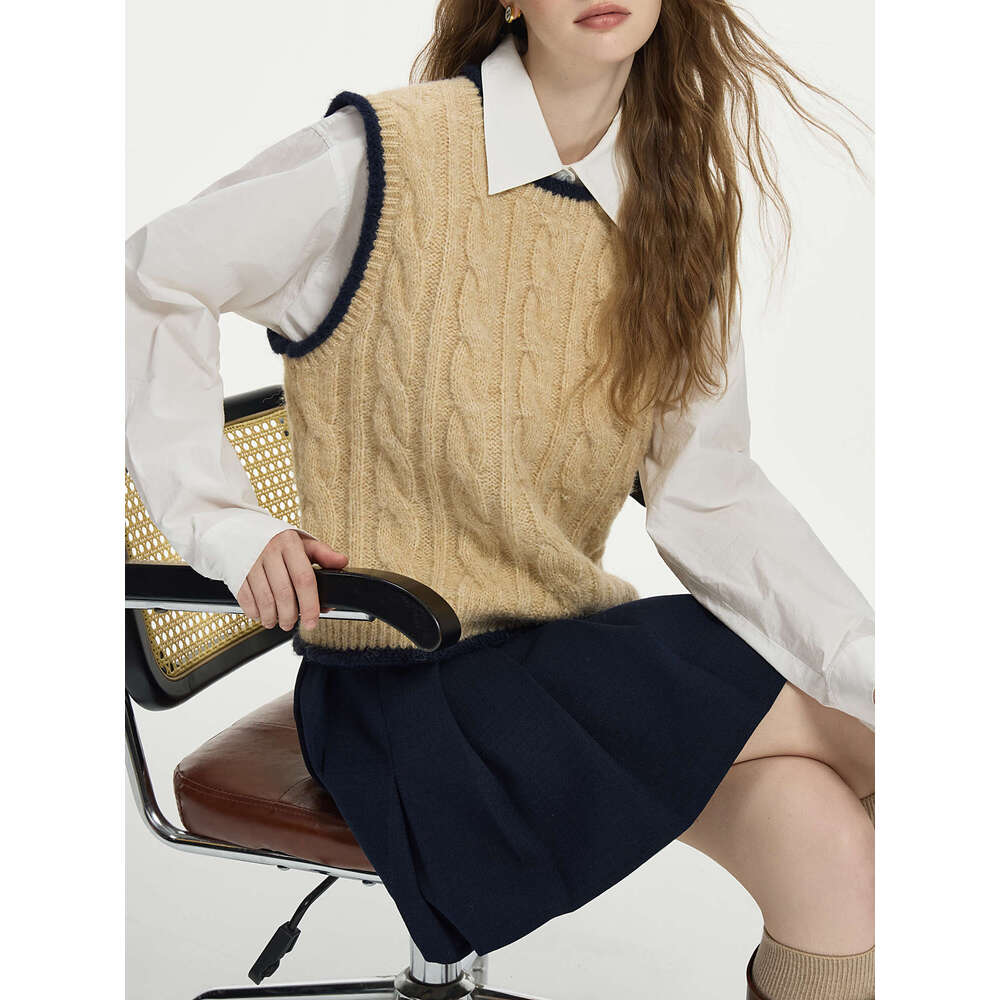 FSLE Women Knitted 6.2% Wool Winter Vests Soft Female Short Contrast Color Sleeveless Sweater Top Round Neck Vest 24Fs14280