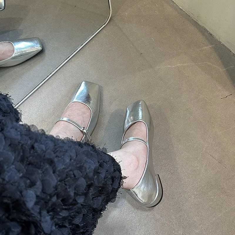 High Quality Femme Zapatos French womens shoes spring low heel Sier leather shoes thick heel elegant womens shoes Mary Jane single shoe T241024