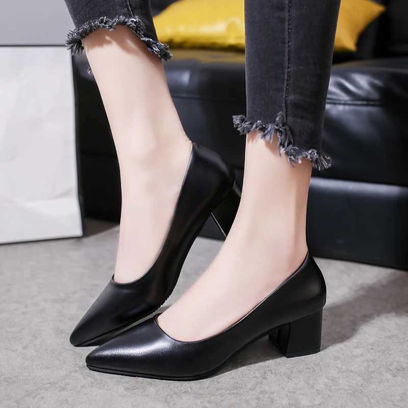 High Quality Spring/Summer New Shallow Mouth Shoes for Women Fi Casual Full Horse Middle Heel Set Foot High Heels for Women T241024