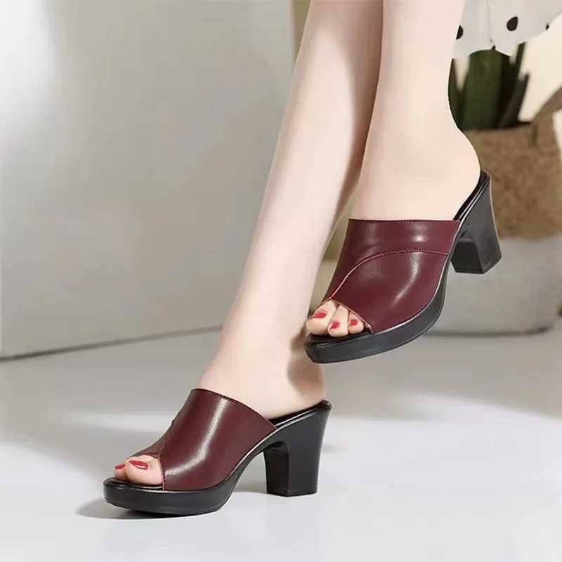 High Quality Summer high-heeled womens slippers with new soft leather sole and anti womens flip sandals T241024