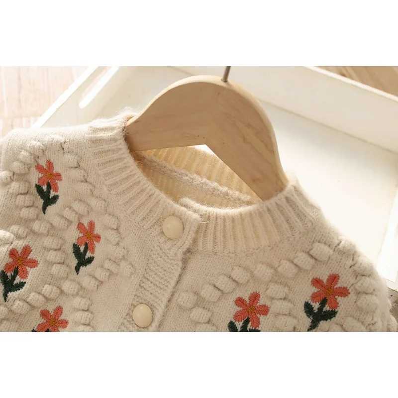 Girls autumn clothing sweet flower childrens sweaters embroidered knitted cardigans warm childrens jackets Korean baby clothing W241025