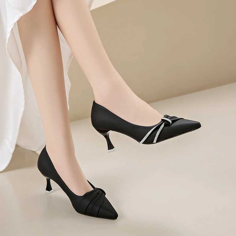 High Quality Elegant Design Sensual Beige Womens Apartment Autumn New French Style Elegant Diagonal High Heels T241024