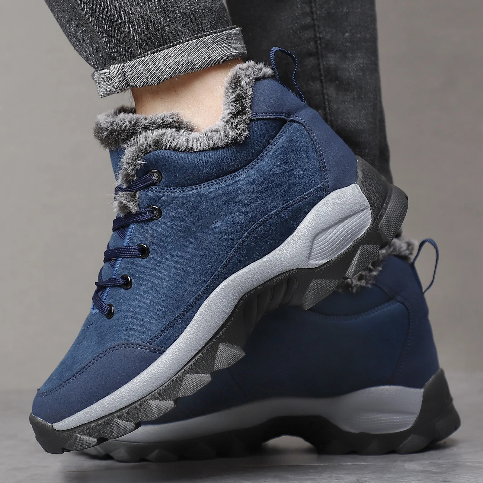 Mens snow boots mens thick soled sports shoes mens winter shoes Botines Tenis keep warm plush mens ankle boots 241024