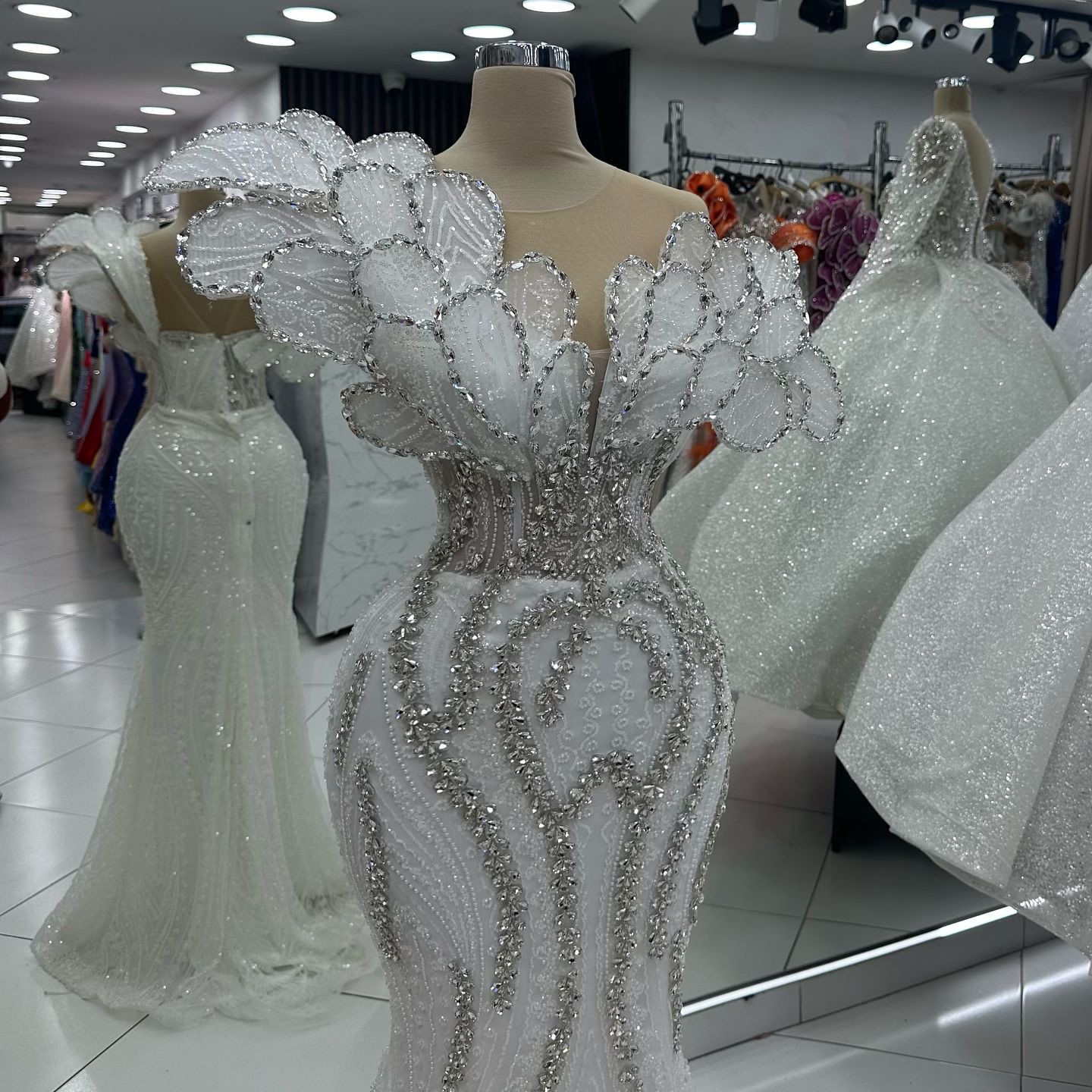 2024 Arabic Aso Ebi Plus Size Off White Mermaid Wedding Dresses Fully Beaded Rhinestones Florals Sparkly Bridal Gowns Dress ZJ032