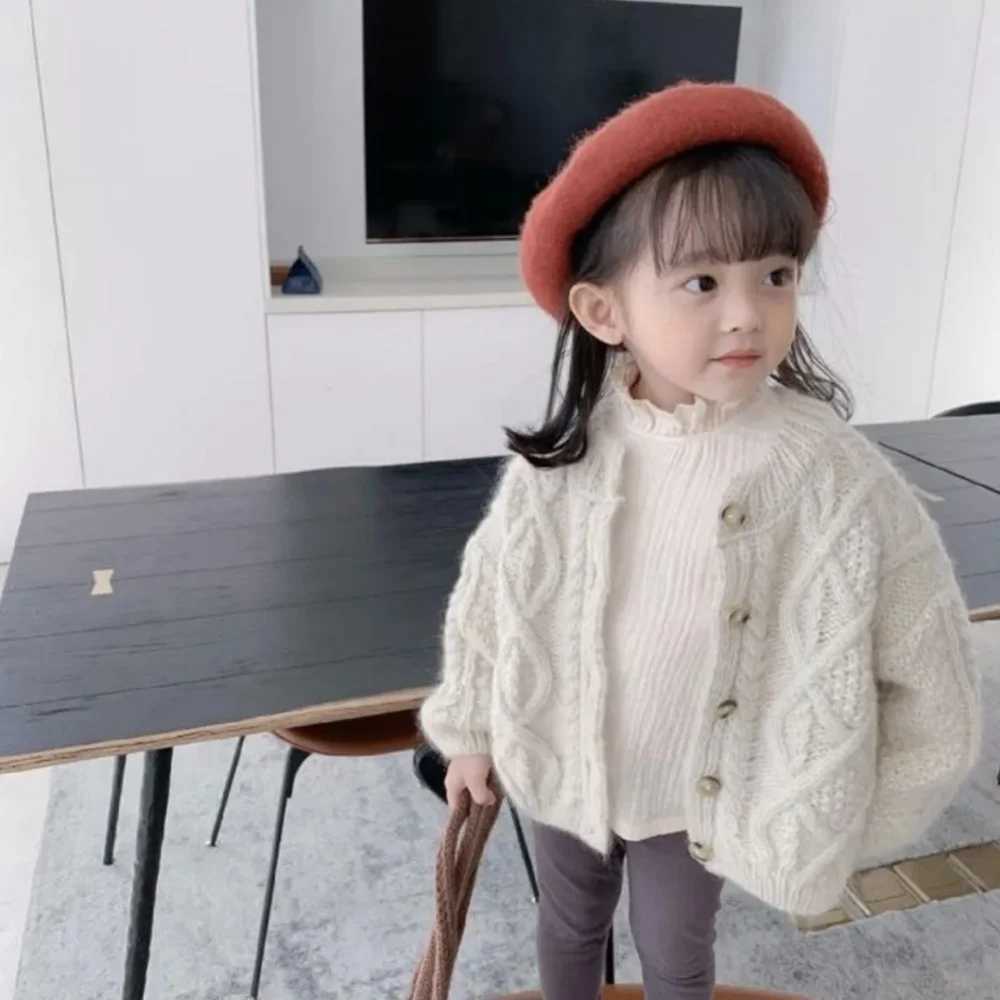 Autumn and winter girls cardigan wool sweater Korean style childrens retro knitted sweater childrens girls thick cardigan wool sweater W241025