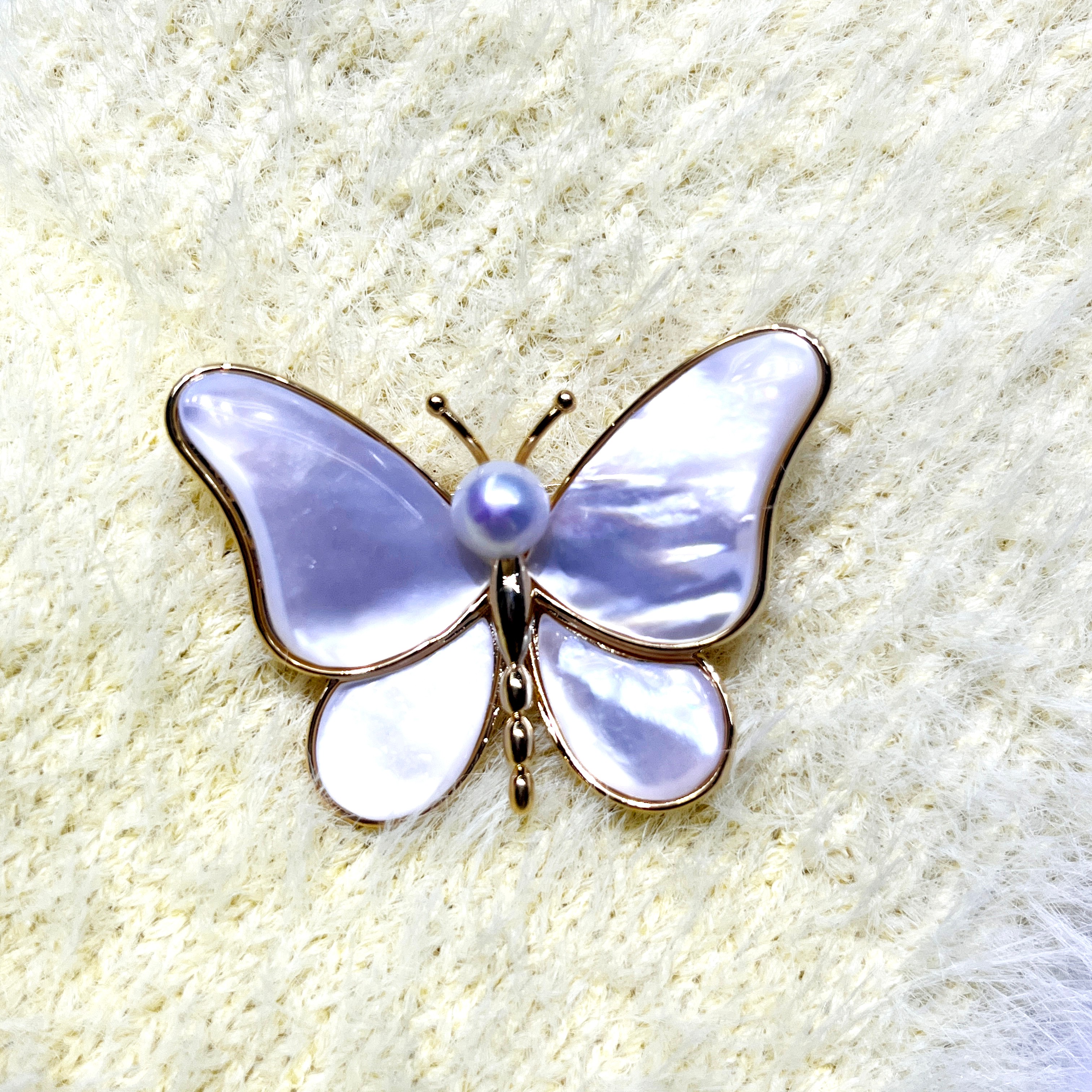 Luxury Minimalist Pearl and Diamond Butterfly Brooch for Women's Accessories