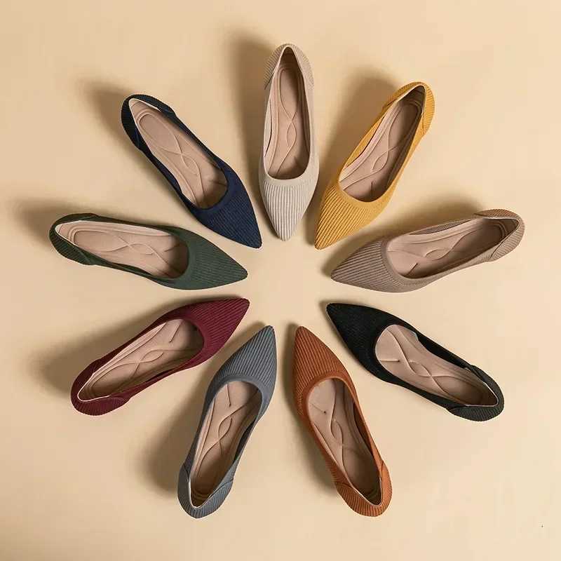 High Quality Womens solid color flat shoes casual Fi breathable N smooth rubber sole points N smooth comfortable spring and summer T241024
