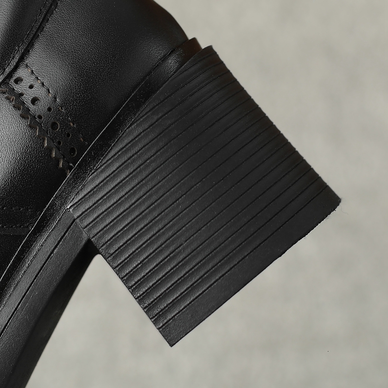 Women Install Large-Diameter Blocks On New Predictable Indoor And Outdoor Impact Steel Wheel Heads, Oxford Shoes